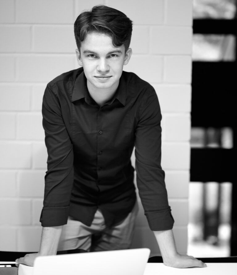 Benedikt J. Huhle