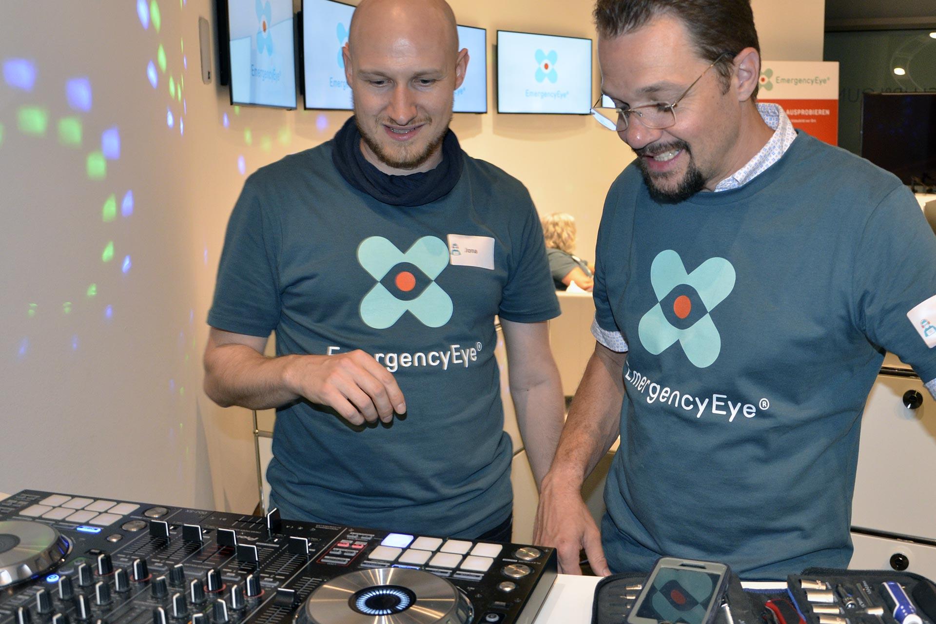 DJ Jona und Drohnenpilot Christoph