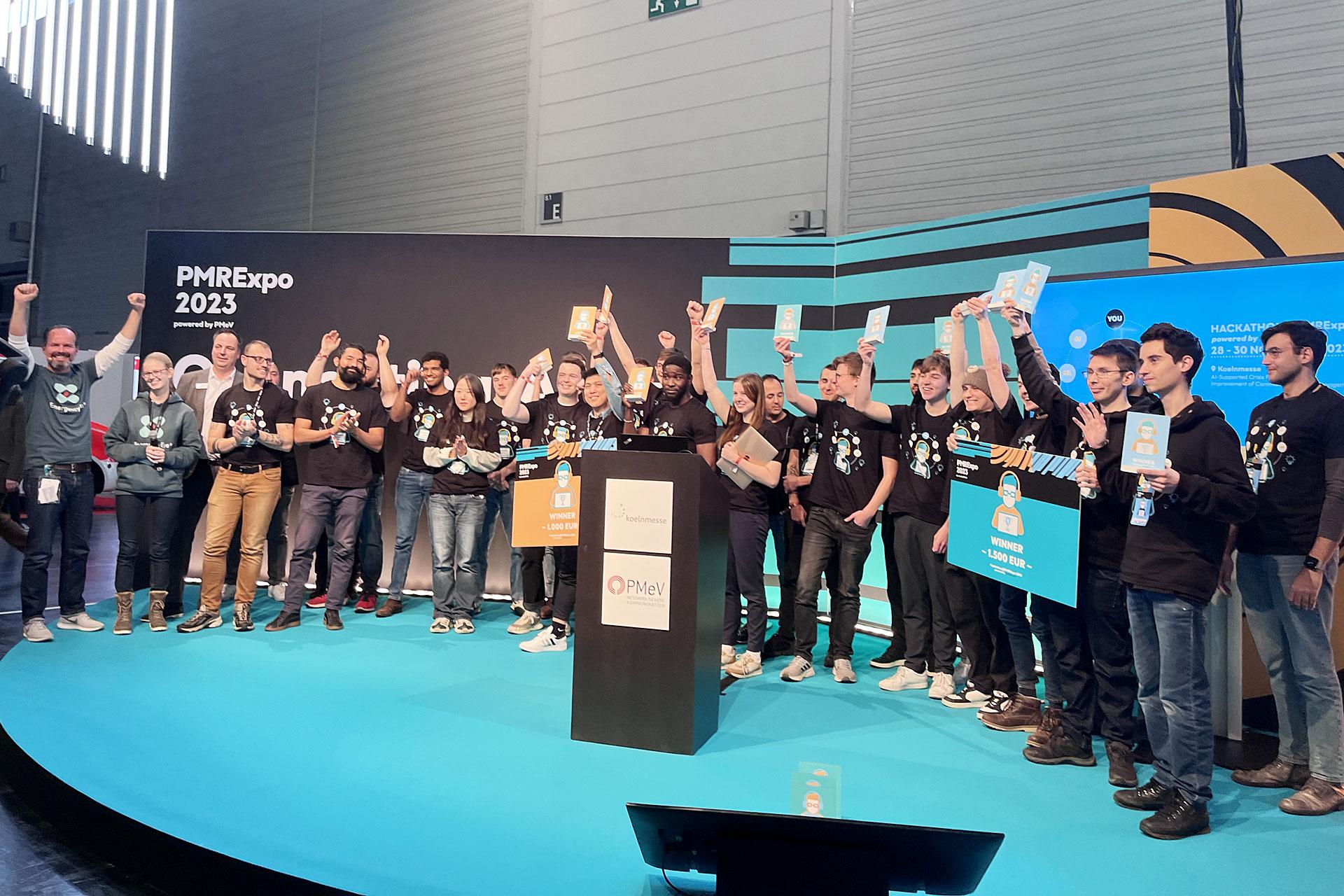 Gruppenbild Hacker - Hackathon@PMRExpo 2023